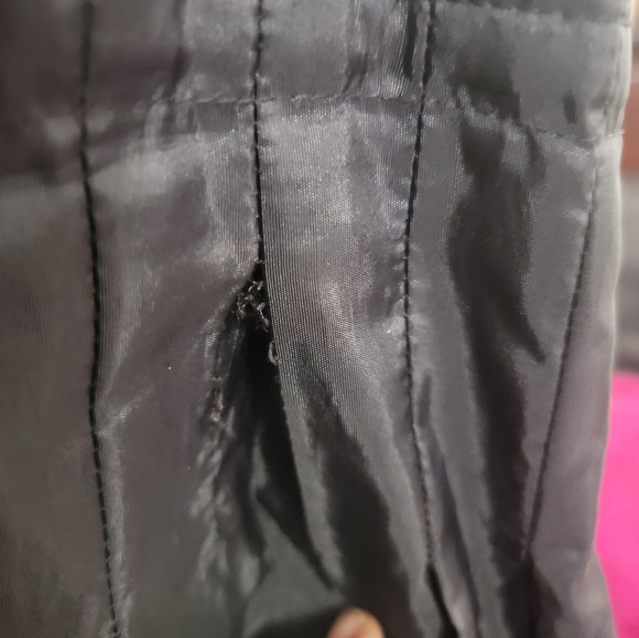 Black Dress taffeta bottom half w/pearl collar. No sleeves. Soft pleats n flare - Picture 5 of 7